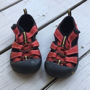 Keens toddler sandals size 7